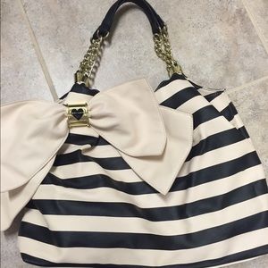 Jersey Johnson purse