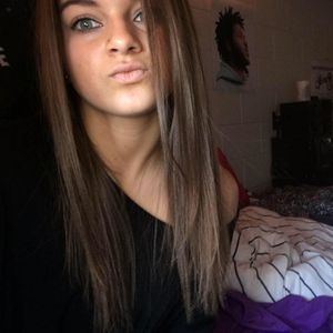 Meet your Posher, Larissa