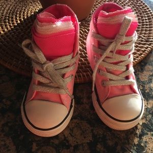 CONverse Chuck Taylors . Toddler size 8 PInk