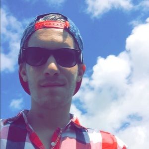 Meet your Posher, Zach