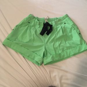 Lululemon green tracker short
