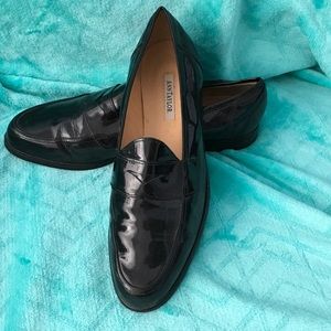 Ann Taylor Black patent leather loafers size 10