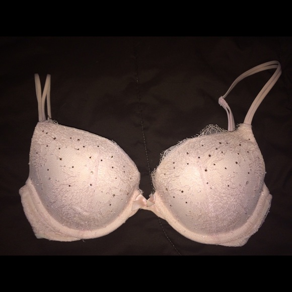 Victoria's Secret Very Sexy Push Up Bra 32D
