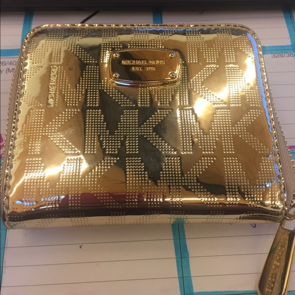 New Michael Kors Mini Jet Set Logo Gold wallet