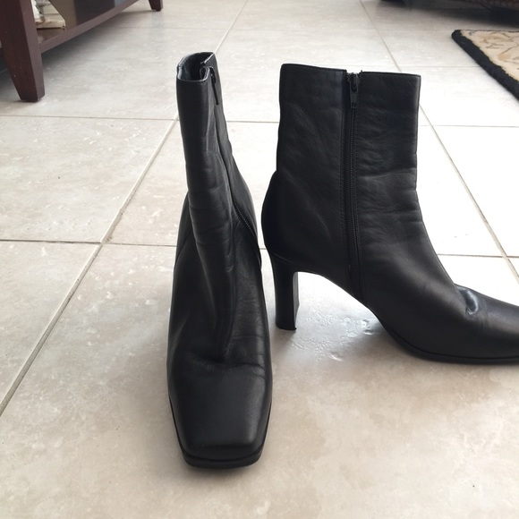 Black Boots