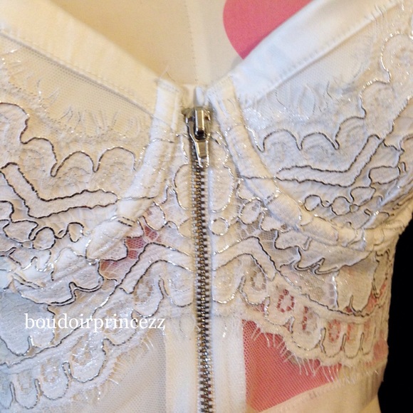 🌺 VICTORIAS SECRET LONGLINE LINED DEMI FOIL LACE - Picture 5 of 5