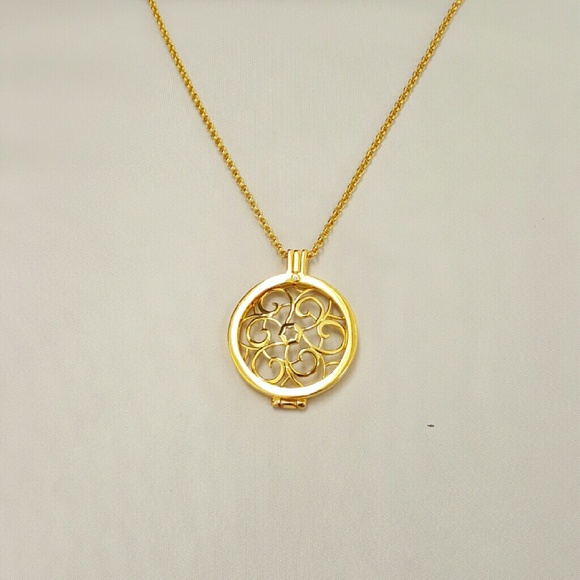 Interchangeable pendent - Picture 2 of 2