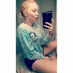 Meet your Posher, Kayla