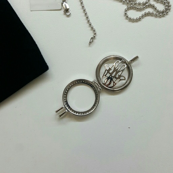 Interchangeable locket - Picture 2 of 3