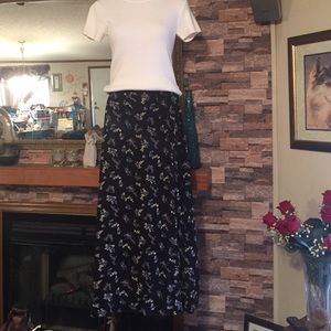 4/20.00 Black long skirt with tiny flower prints