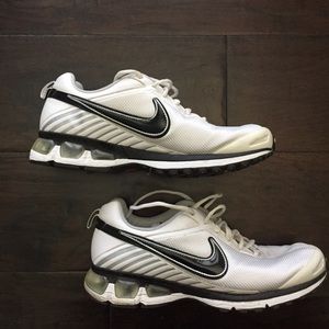 Nike Men's White/Black Sneakers Size 10