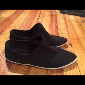 Sanuk Katlash Slip Ons