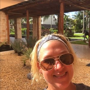 Meet your Posher, Lisa