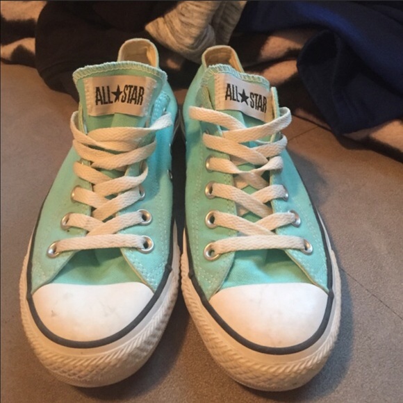Tiffany Blue converse size 7