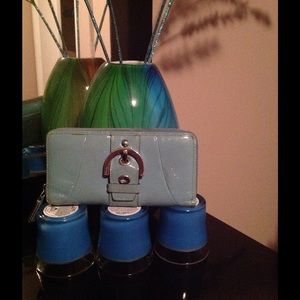 COACH MINERAL BLUE PATENT ZIP-AROUND WALLET