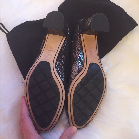 Authentic Chanel pumps - Picture 2 of 4