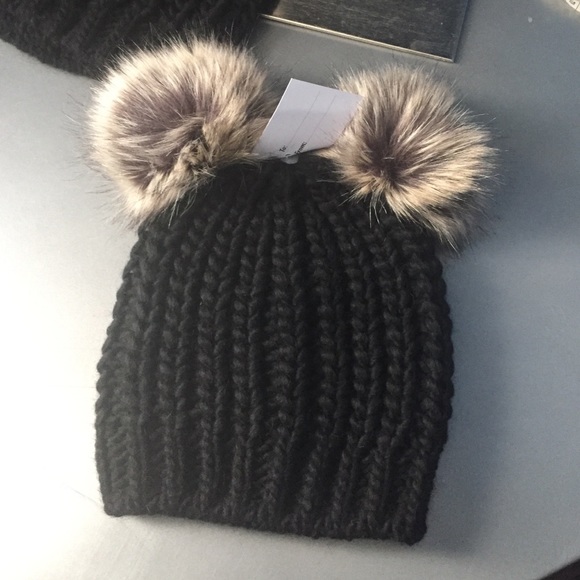 Wmns winter hat skully with Pom poms