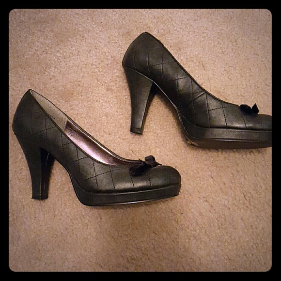 Pumps - Picture 1 of 1