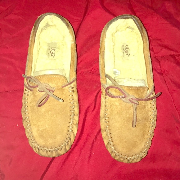 UGG Moccasins. Chestnut - Picture 1 of 3