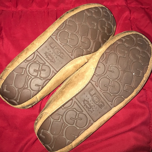 UGG Moccasins. Chestnut - Picture 2 of 3