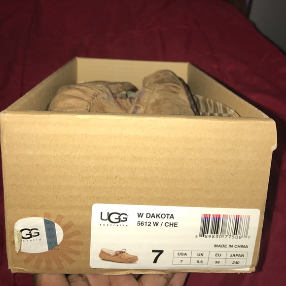 UGG Moccasins. Chestnut - Picture 3 of 3