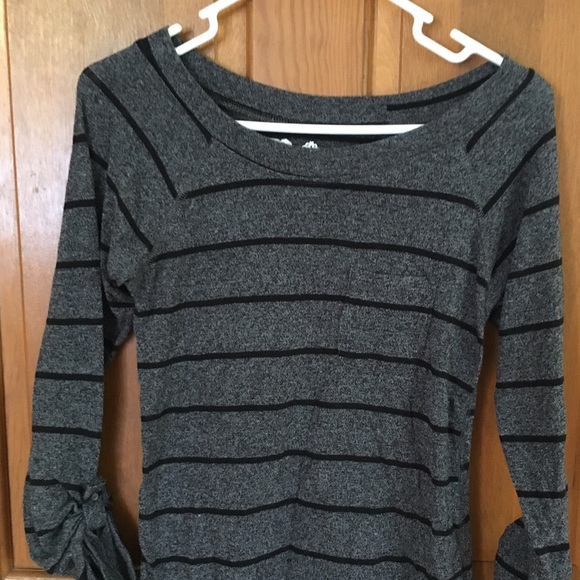 Striped light comfy sweater! 3/4 length arms