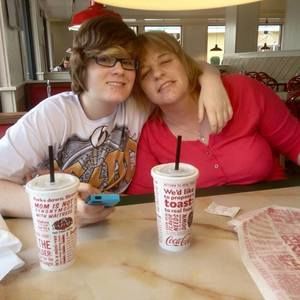 Meet your Posher, Mae