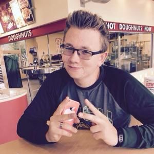 Meet your Posher, Levi