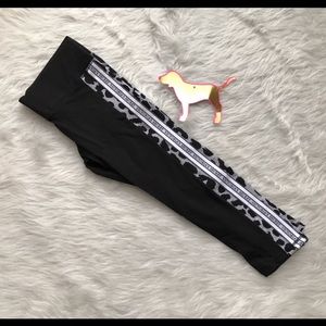 🆕NWT Victoria's Secret leopard yoga capris