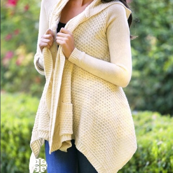 Cream cable knit cardigan