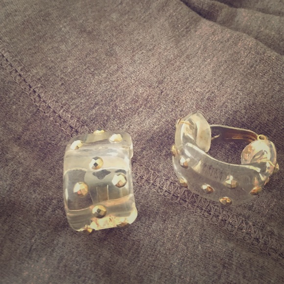 Vintage clip on earrings. Clear with bronze studs