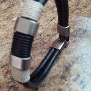 Men's Black Leather/Beige Bracelet
