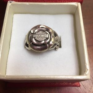 Women's ring PRICE IS FIRM!Also listed on Ⓜ️ercari