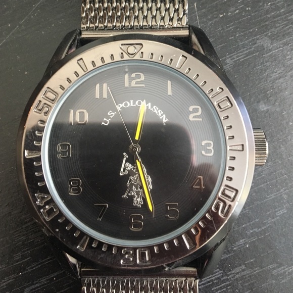 Watch - Picture 2 of 3