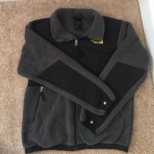 BOYS L14/16 North Face (grey/black gold emblem)