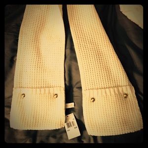 Michael Kors Thermal Pocket Scarf