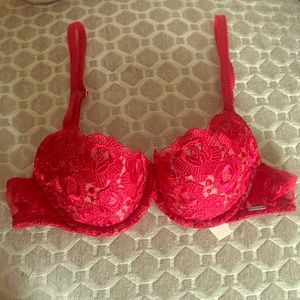 Brand new Victoria's Secret 32A bra NWT