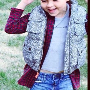 Gap Kids girls xs 4-5 floral puffer vest