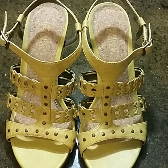 Kenneth Cole Heels