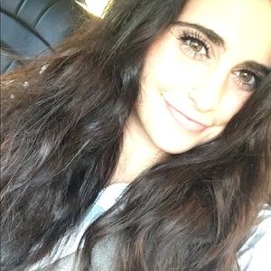 Meet your Posher, Alexis