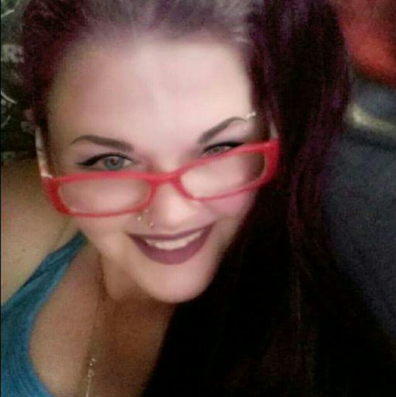 Meet your Posher, Kristi - Picture 2 of 4