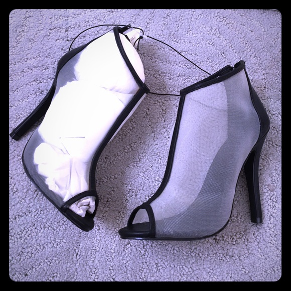 Black trimmed see through Mesh stiletto 👠 heels - Picture 1 of 5