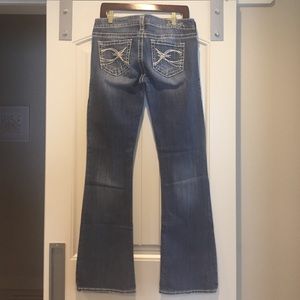 Silver brand Tuesday fit jeans. Size 29L.