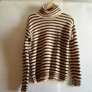 Forever 21 turtle neck sweater size M