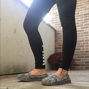 HOLIDAY BUY: loafer Roxy's like new