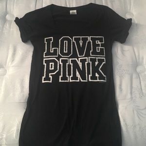 VS Pink tee