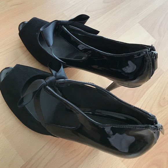 Ribbon Tie Suede/Patent Peeptoe Heel - Picture 4 of 4