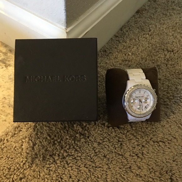 Michael Kors MK5300 white/mother of pearl Watch main image 3