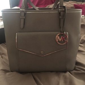 Micheal Kors purse