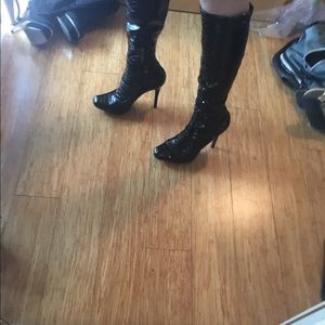 Guess 8 faux patent leather knee-high boots black